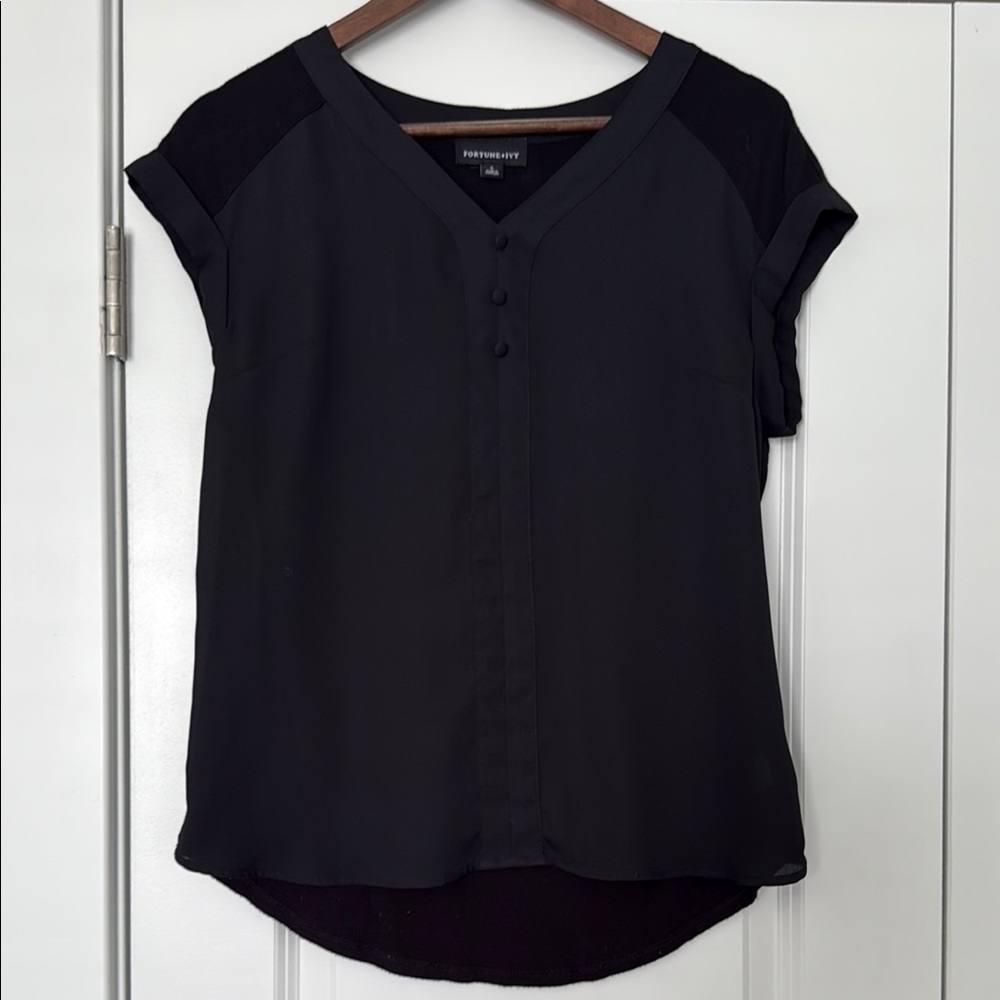 Fortune & Ivy Black Buttoned Relaxed Blouse